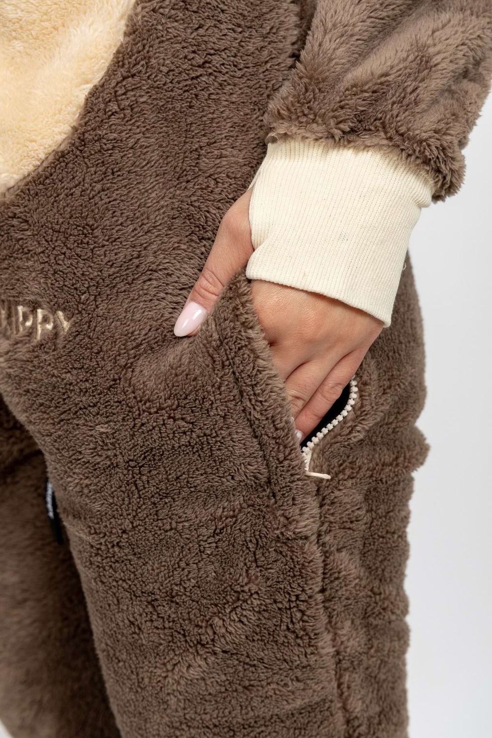 Onesie Teddy – Erdmännchen